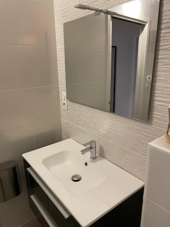 Apartment Cosy Avec En Option Piscine Accessible De Avril A Octobre Quimperle